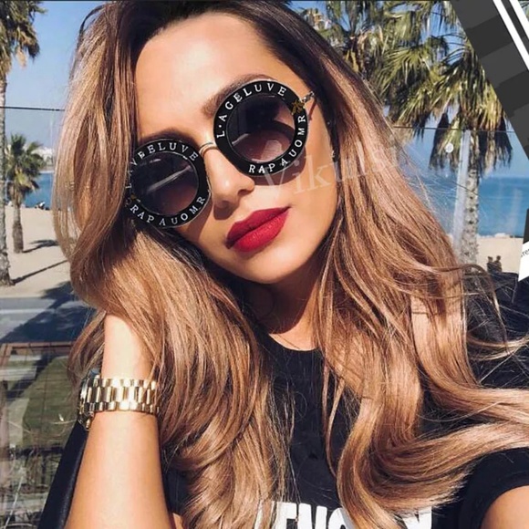 Accessories - HOST PICK! 🎅 Retro look round bee sunglasses